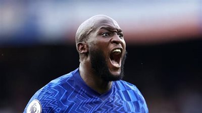 هل يرتدي قميص البارسا؟.. مفاجأة كبرى تنتظر لوكاكو 