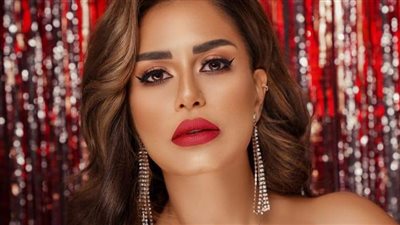 عاجل.. نقل والدة منة فضالي للمستشفى (صورة)