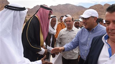 مشايخ القبائل بسانت كاترين يشكرون الرئيس السيسي على تنفيذ مشروع التجلى الأعظم 