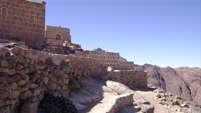 طرق الصعود إلى جبل موسى في سيناء 