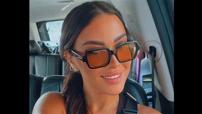 ميرنا نور الدين تغازل جمهورها في أحدث ظهور