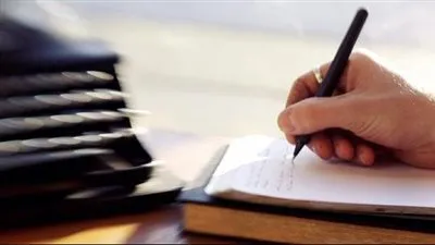 عبد الحفيظ سعد: زاهى حواس لـ 