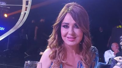 مادلين طبر تتألق بأحدث ظهور لها في مهرجان الزمن الجميل 