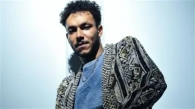 ويجز يرتدي الشال الفلسطيني في حفله الأول بباريس