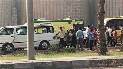 إصابة 14 شخصا في حادث تصادم سيارة أجرة بعمود إنارة في السادات بالمنوفية