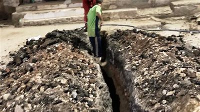 محافظ أسوان يوجه بسرعة الانتهاء من مشروع إحلال وتجديد خطوط مياه إدفو (صور)