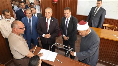 محافظ المنوفية يستقبل رئيس جامعة الأزهر بمكتبه