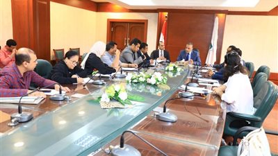 محافظ سوهاج يترأس اجتماع اللجنة العليا لفحص تراخيص البناء