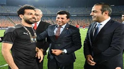 شاهد.. رد وزير الرياضة على انتقاد قلادة تكريم محمد صلاح