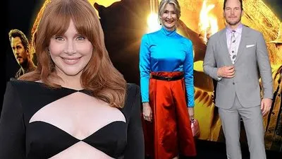 بريس دالاس هاورد تحتفل بالعرض الخاص لـ Jurassic World: Dominion