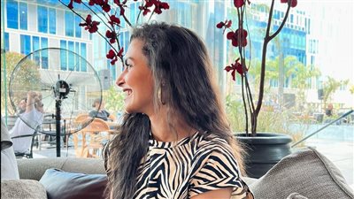 بإطلالة أنيقة.. كارمن سليمان تبهر جمهورها