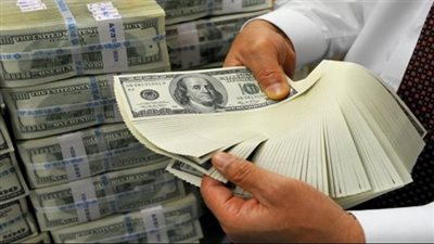 خبير اقتصادي عن تراجع الاحتياطي النقدي الأجنبي: لم نصل لمرحلة القلق