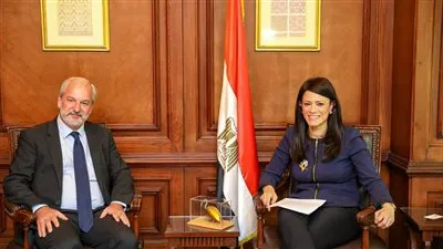 وزيرة التعاون الدولي تبحث مع 