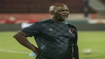 غضب في الأهلي بسبب تأخر عودة موسيماني إلى القاهرة