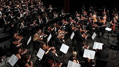 السيمفونى يعزف من روائع القرن العشرين بالأوبرا