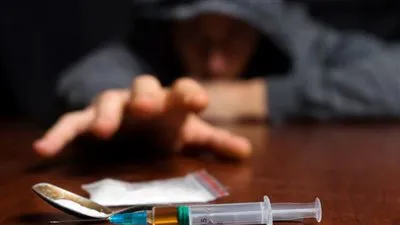 احذروا.. هذه العلامات تدل على الإدمان (فيديو)