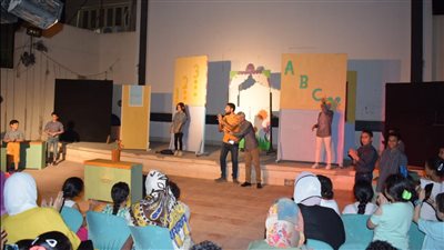 أولى فعاليات العرض المسرحي 