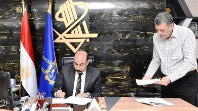 محافظ أسوان يعتمد قواعد تنسيق قبول الطلاب بالمرحلة الثانوية