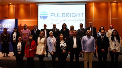 محافظ أسوان يشيد بمبادرة رائدة لإكساب الخبرات للعاملين بالقطاع العام