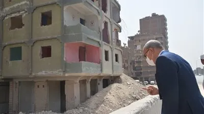 محافظ القليوبية يتابع أعمال إزالة المباني المتعارضة على الطريق الدائري 