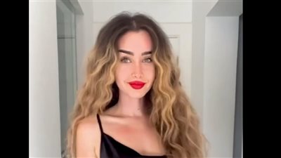 هنا الزاهد تبهر جمهورها بأحدث ظهور لها