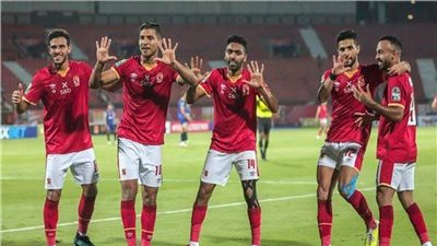 بعد رحيل موسيماني.. الأهلي يحسم مصير نجم الفريق