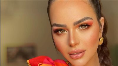 بإطلالة أنيقة.. هنادي مهنا تبهر جمهورها