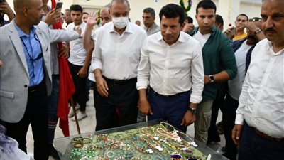 وزير الرياضة يفتتح مركز شباب كفر شبين ضمن 