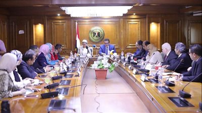 وزيرا التعليم العالي والبيئة يناقشان استعدادات استضافة مصر قمة المناخ 