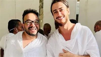 حسام داغر يؤدي مناسك العمرة برفقة سعد لمجرد