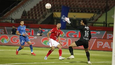 بالكربون.. شريف يعيد الأذهان لهدف متعب في الزمالك قبل 14 عامًا (فيديو)