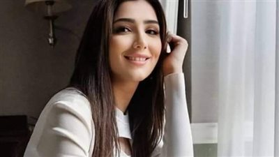 بالبينك.. مي عمر تتألق بأحدث ظهور لها 