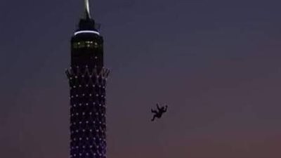 التفاصيل الكاملة حول إنقاذ شاب حاول الانتحار أعلى برج القاهرة 
