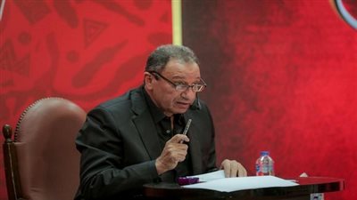 الخطيب يحسم مصير قمصان وعبد الحفيظ من الأستمرار في الجهاز الفني الجديد للأهلي