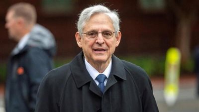 المدعي العام الأمريكي يتعهد بالمساعدة في تعقب مجرمي الحرب الروس