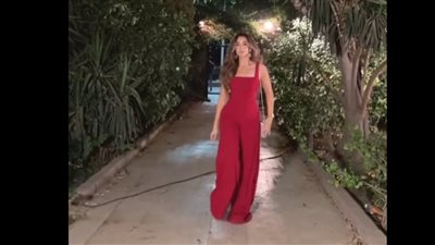 بإطلالة حمراء.. هنا الزاهد تبهر جمهورها