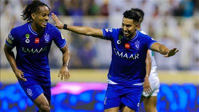  قبل جولة على النهاية.. الهلال يضرب الفتح بثلاثية في الدوري السعودي