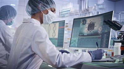 رئيس شعبة الأدوية يكشف تفاصيل نقل تكنولوجيا جديدة لمصر في تصنيع اللقاحات (فيديو)