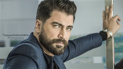 برفقة ابنته.. معتصم النهار يبهر جمهوره بأحدث ظهور له (صورة)