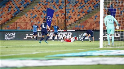 عاجل.. محمود وحيد يغادر مباراة الأهلي وبيراميدز مصابا