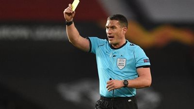 خبير تحكيمي يكشف مفاجأة عن حكم مباراة الأهلي وبيراميدز