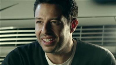 الشاعر محمد عاطف: فين حقنا من أغنية 