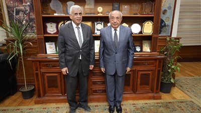 نقيب المهندسين يناقش محاور وقضايا 