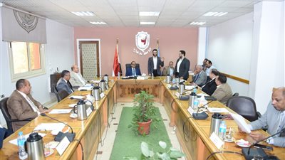 جامعة سوهاج تبحث التعاون مع وزارة الاتصالات لنشر ثقافة ريادة الأعمال بين الطلاب