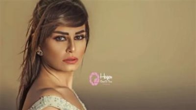 باللون البيج.. منة فضالي تخطف أنظار الجمهور