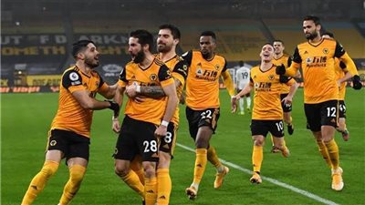 وولفرهامبتون يعلن تجديد عقد نجم الفريق