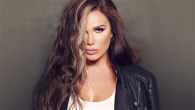 نيكول سابا توضح قصدها من وصف نفسها بالنجمة اللبنانية الأولى في مصر
