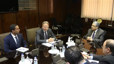وزير الكهرباء يستقبل سفير الدنمارك لتعزيز التعاون والاستثمار على أرض مصر 