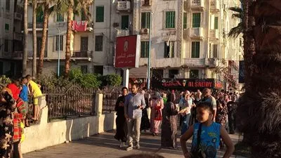 مواطنون يتجهون إلى كورنيش البحر للاحتفال بعيد الأضحى 2022