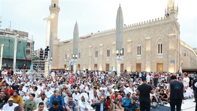 وسط بهجة الحضور.. احتفالية بمسجد الإمام الحسين بمناسبة عيد الأضحى المبارك 